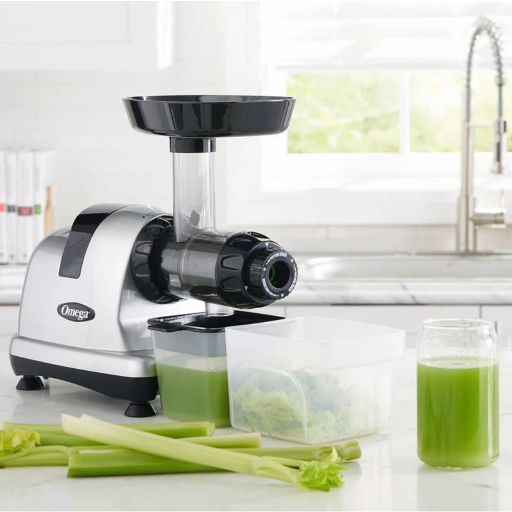 Omega Juicer MM900HDS celery juicer
